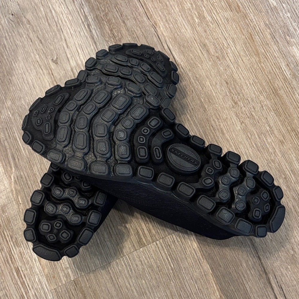 NEW Skechers Black Slip-On Sneakers - Picture 7 of 8